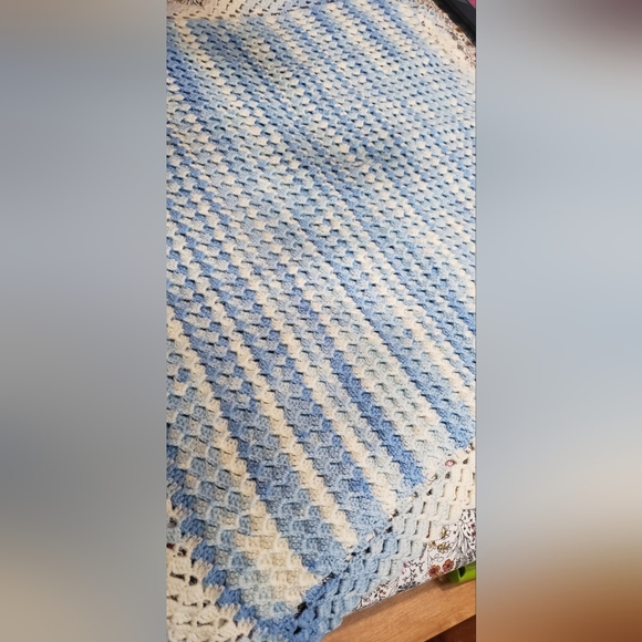 Crochet baby blanket - Picture 3 of 5